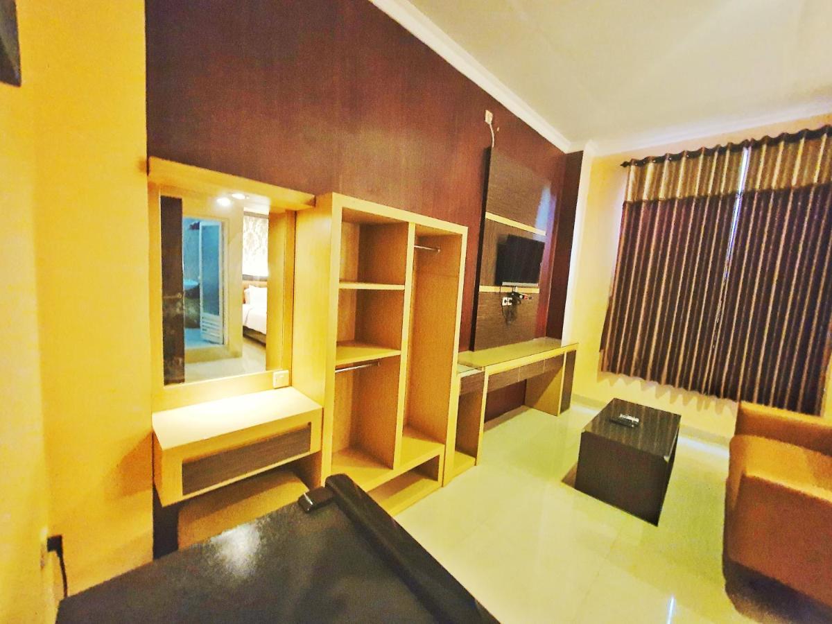 Oyo 822 Hotel Mukti Jaya Purwokerto Εξωτερικό φωτογραφία